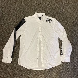 ARMANI EXCHANGE BUTTON DOWN SHIRT - SIZE M